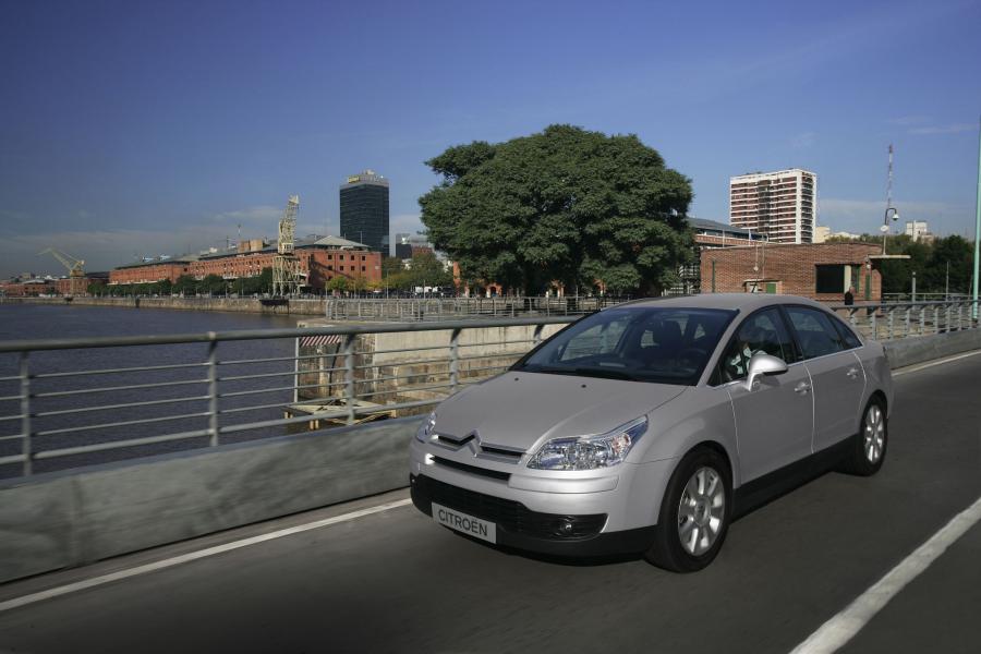  Citroen C4 Sedan 2008 года  (фото 38 из 75)